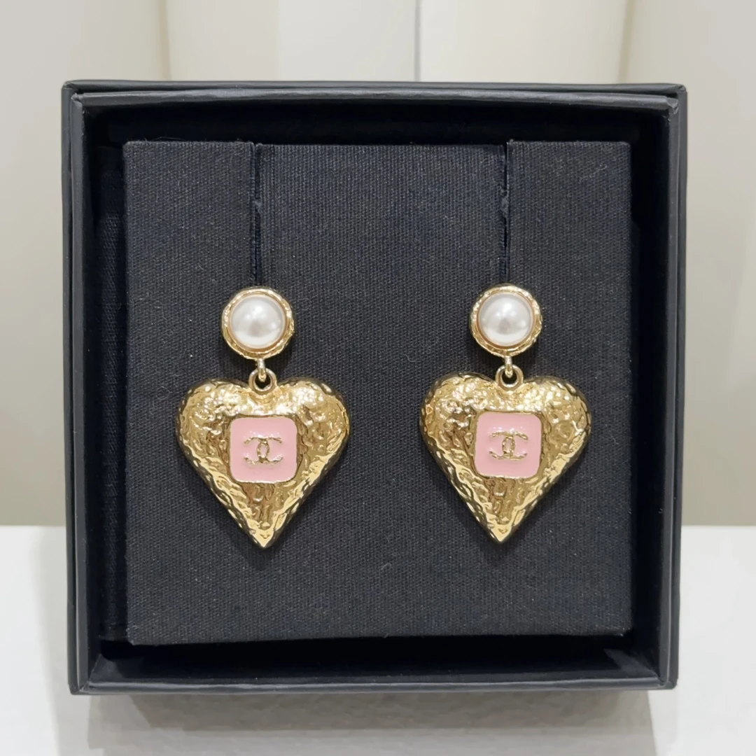 全新未使用 Chanel/香奈儿 香奈儿白色珍珠金色爱心双C吊坠耳环