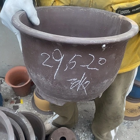 紫砂中国宜兴紫砂花盆，
