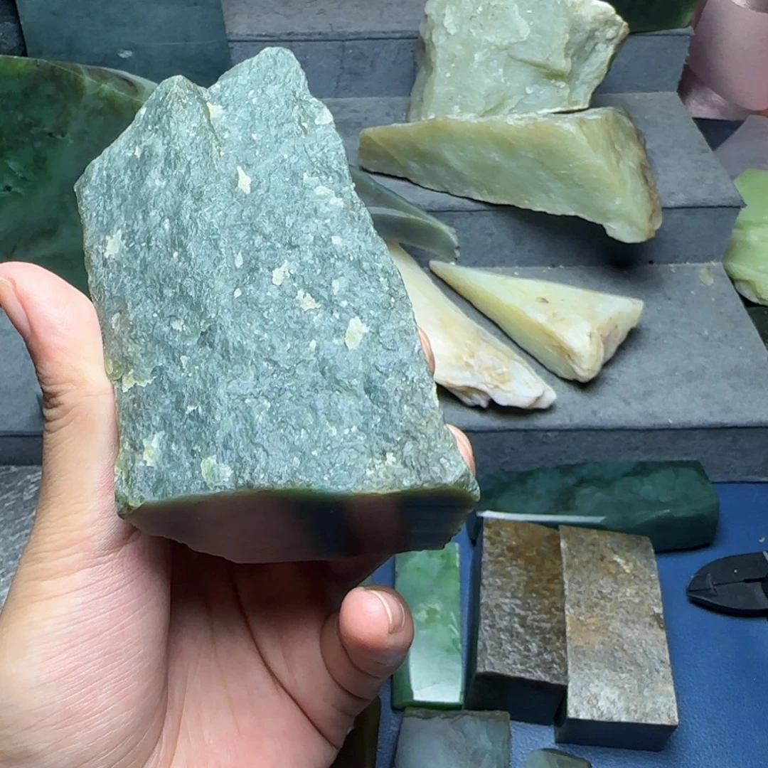 和田玉（糖玉）未镶嵌珠宝奇石