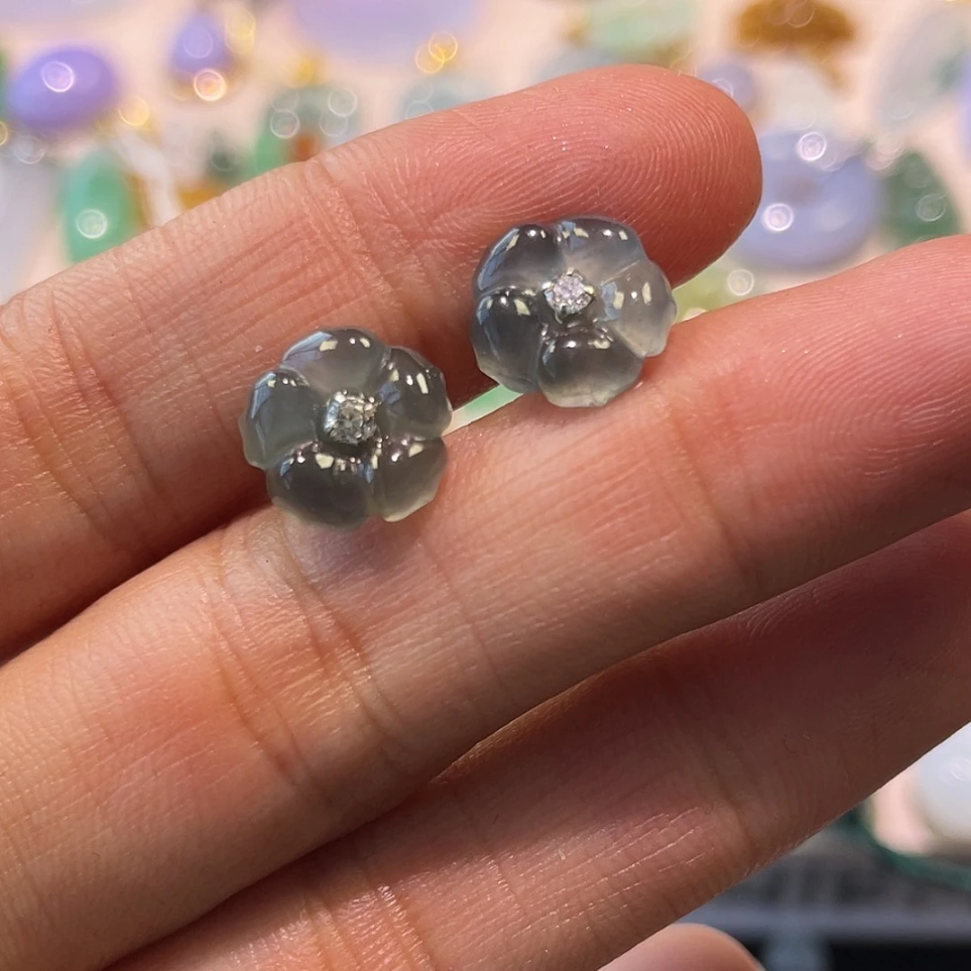 翡翠未镶嵌颈饰花