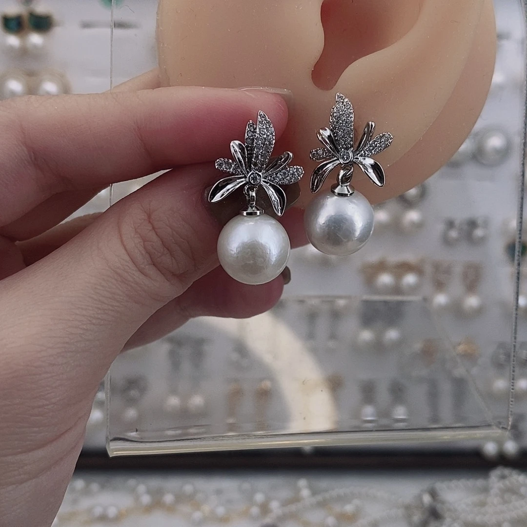 合金耳饰淡水珍珠