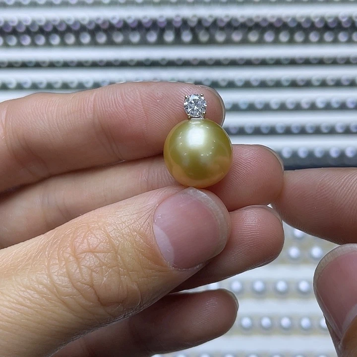 海水珍珠吊坠(不含链)18K金镶嵌