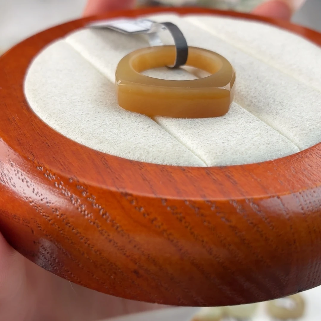 和田玉未镶嵌戒指r68金山糖马鞍18.2