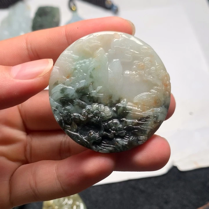 翡翠未镶嵌颈饰山水9