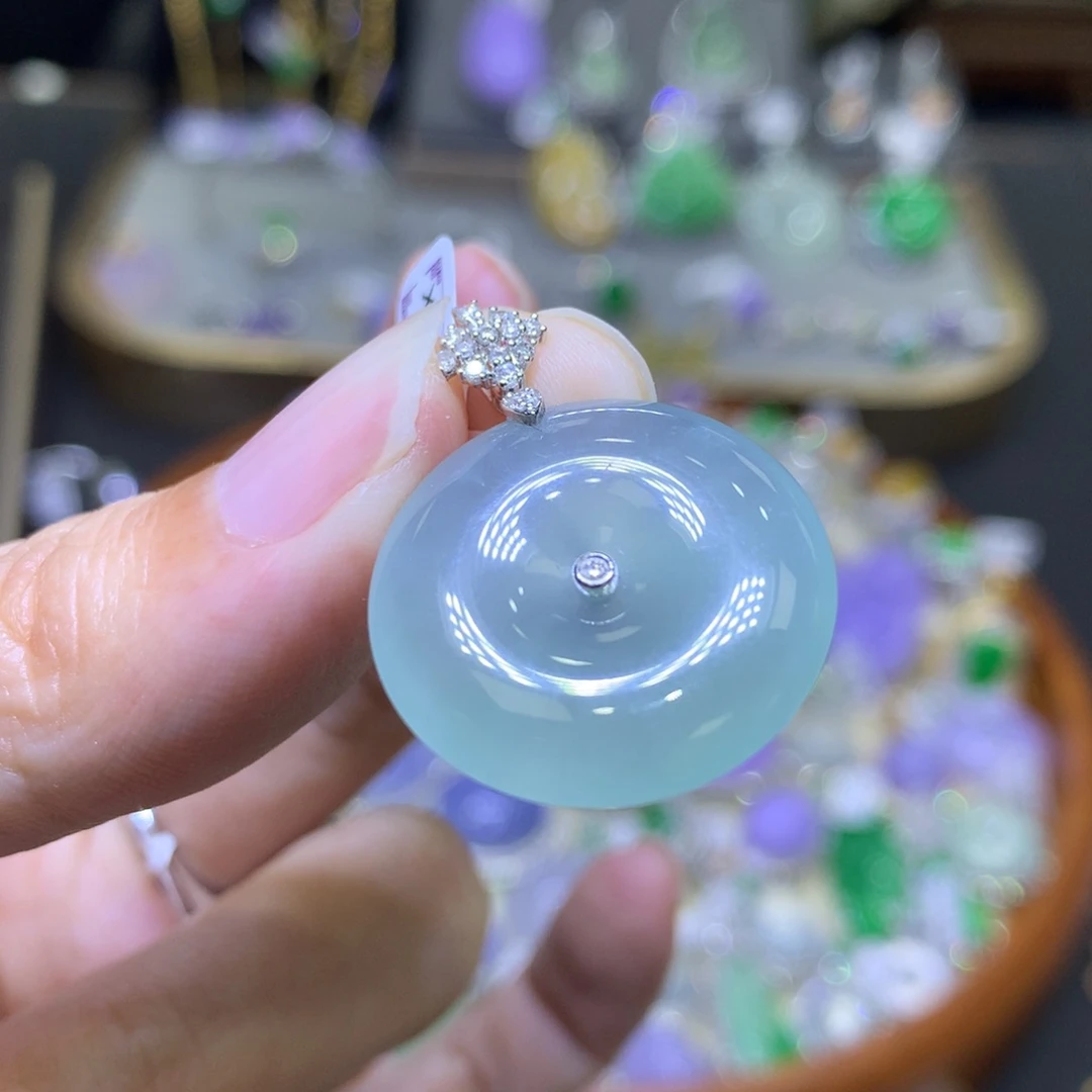 翡翠18K金镶嵌颈饰翡翠吊坠项链