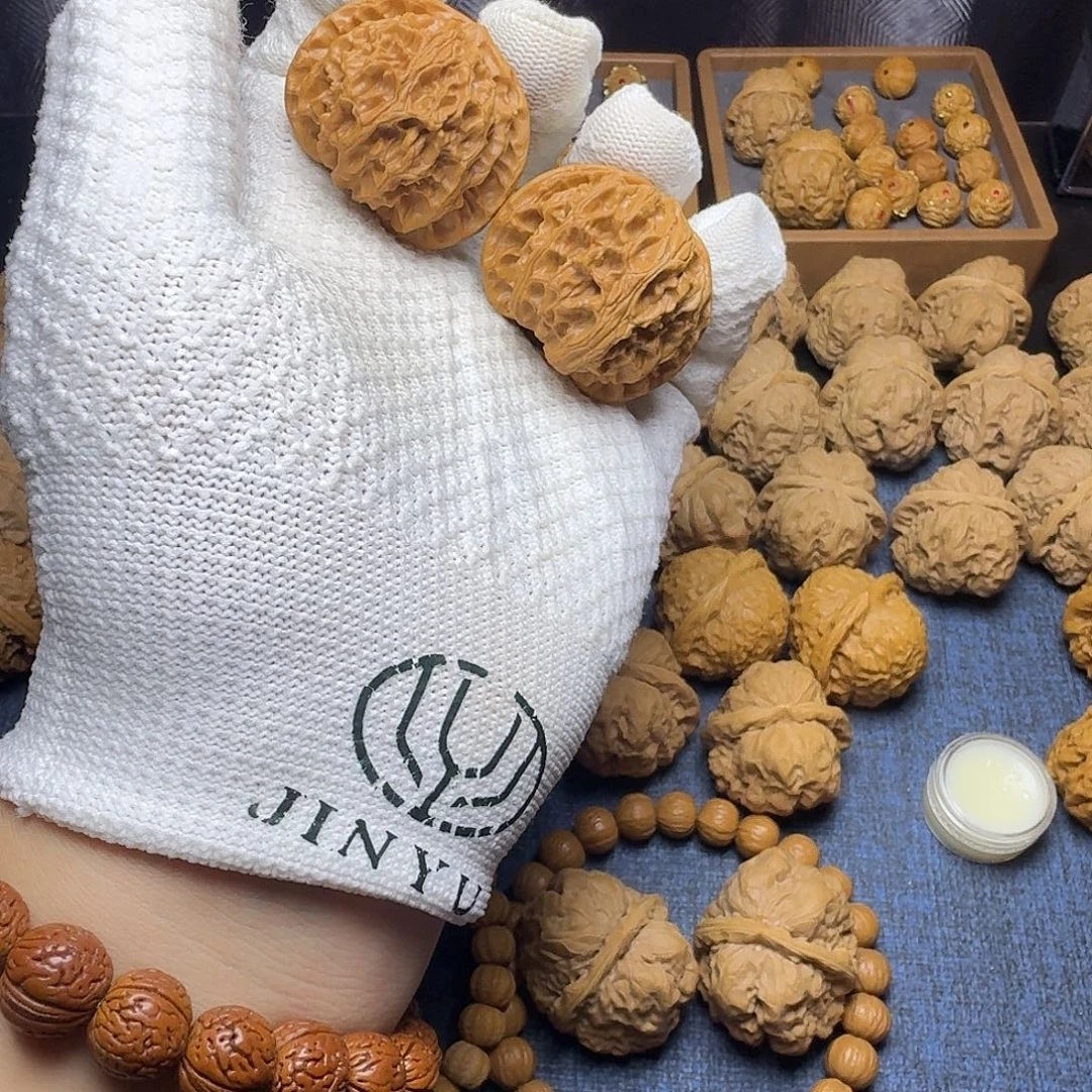 我***上吊坠猴头核桃苹果