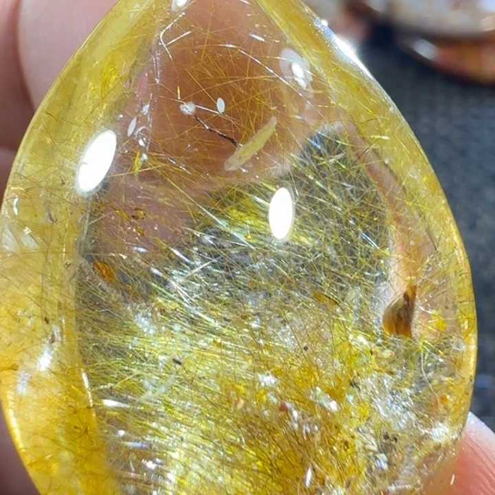 水晶颈饰未镶嵌静**涛