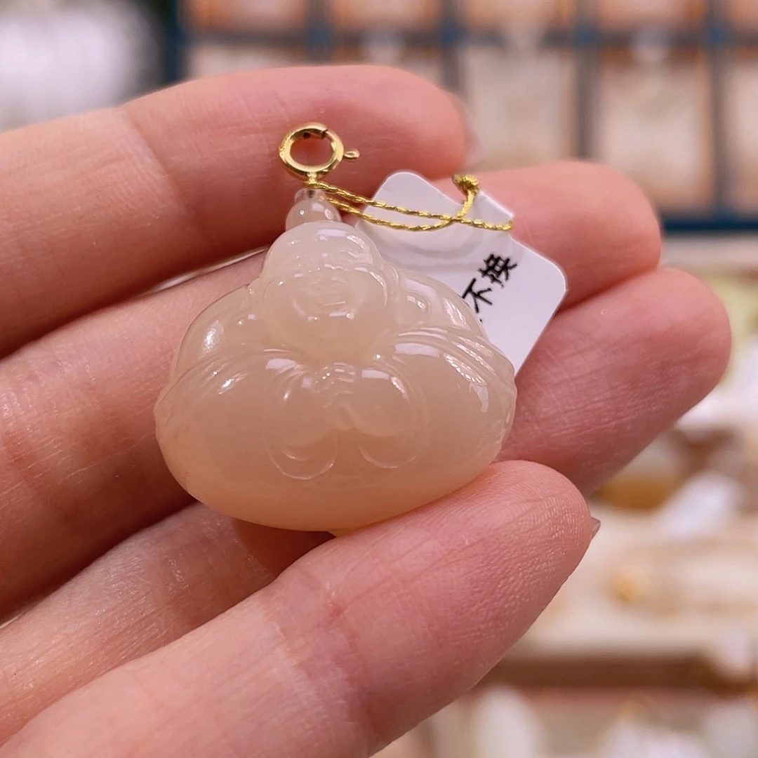 吊坠(不含链)18K金镶嵌和田玉L****d藕粉熟糯抱抱佛