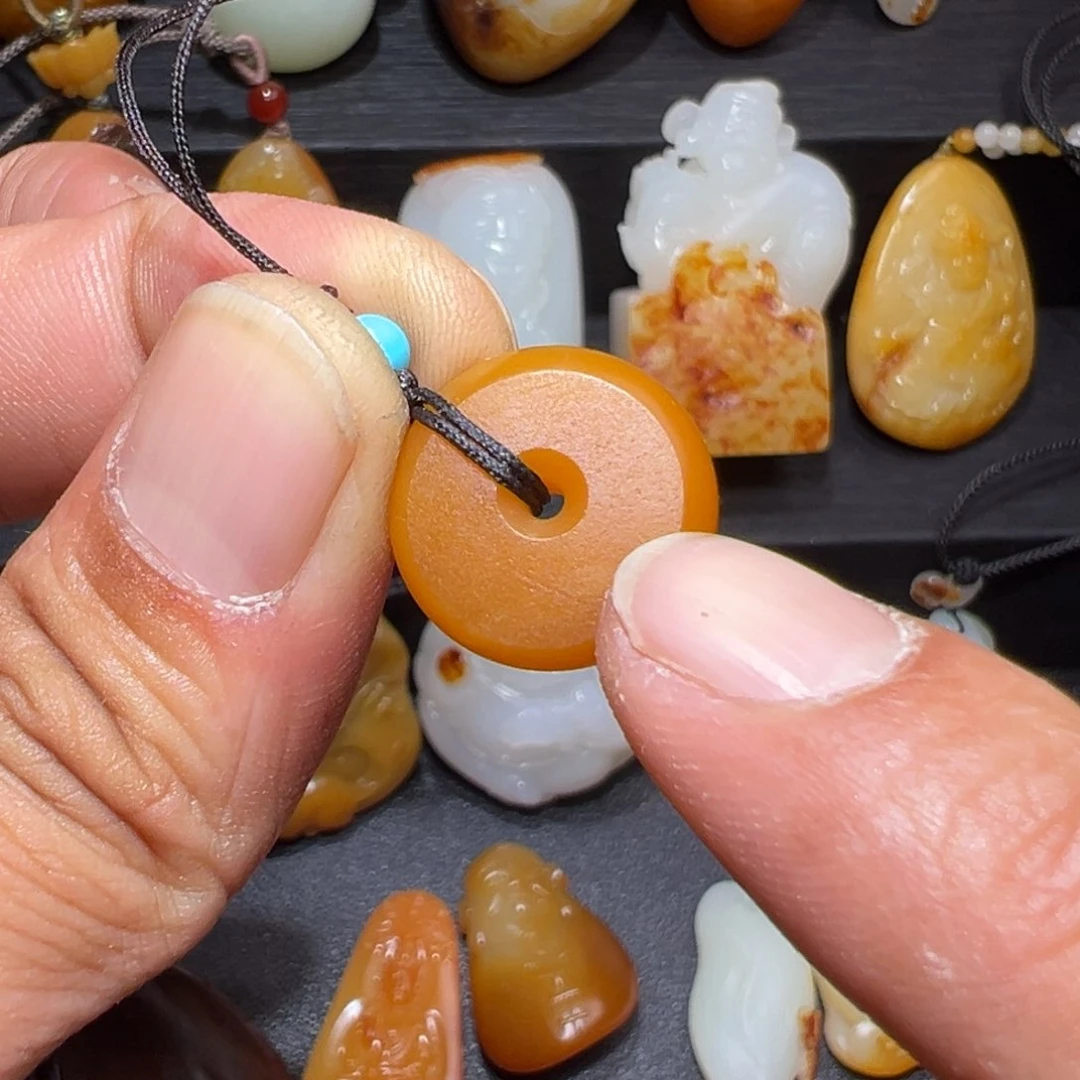 和田玉颈饰未镶嵌