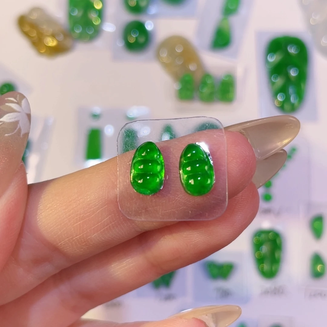 翡翠未镶嵌颈饰裸石