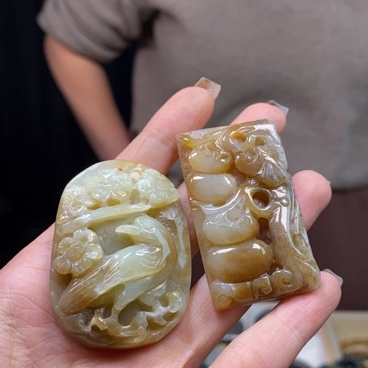 岫岩河磨玉（透闪石质玉）颈饰未镶嵌