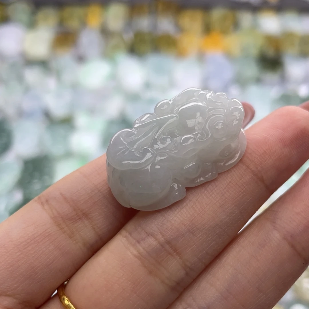 颈饰未镶嵌翡翠貔貅