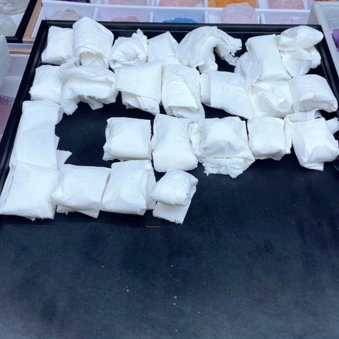 水晶吊坠(不含链)未镶嵌随机一个