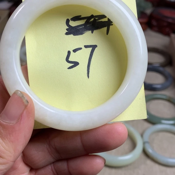 和田玉（糖玉）未镶嵌手镯