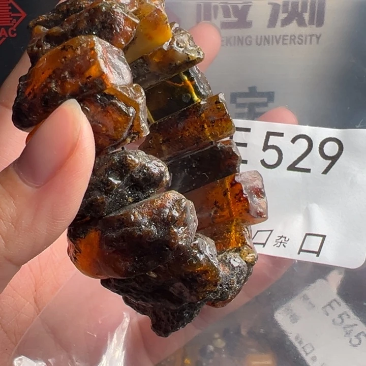 琥珀未镶嵌珠宝奇石