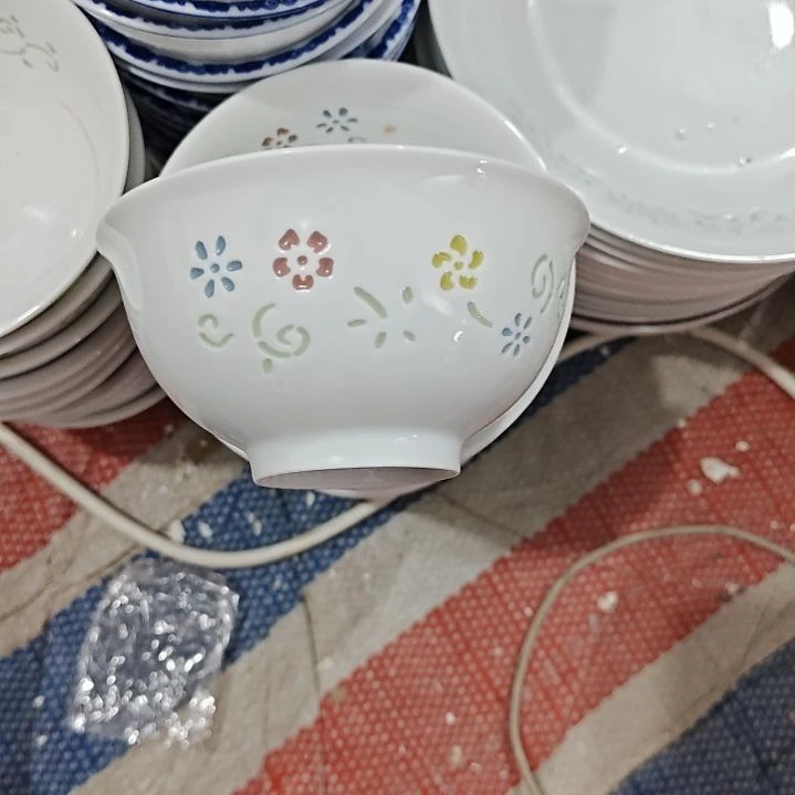 瓷景德镇青瓷玲珑七彩4.5寸吃饭碗6个微瑕疵