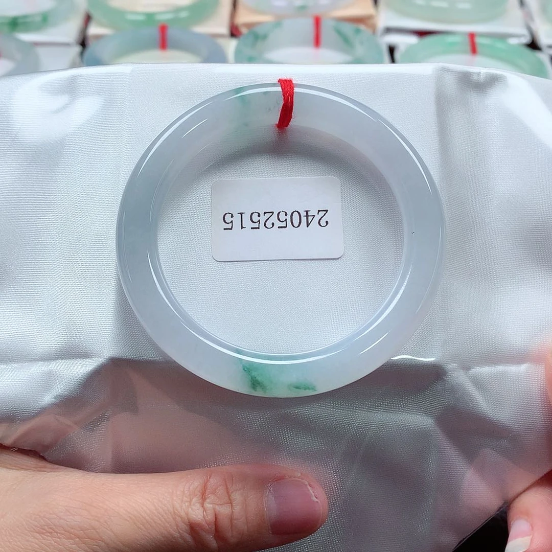 翡翠手镯未镶嵌天然A货翡翠手镯