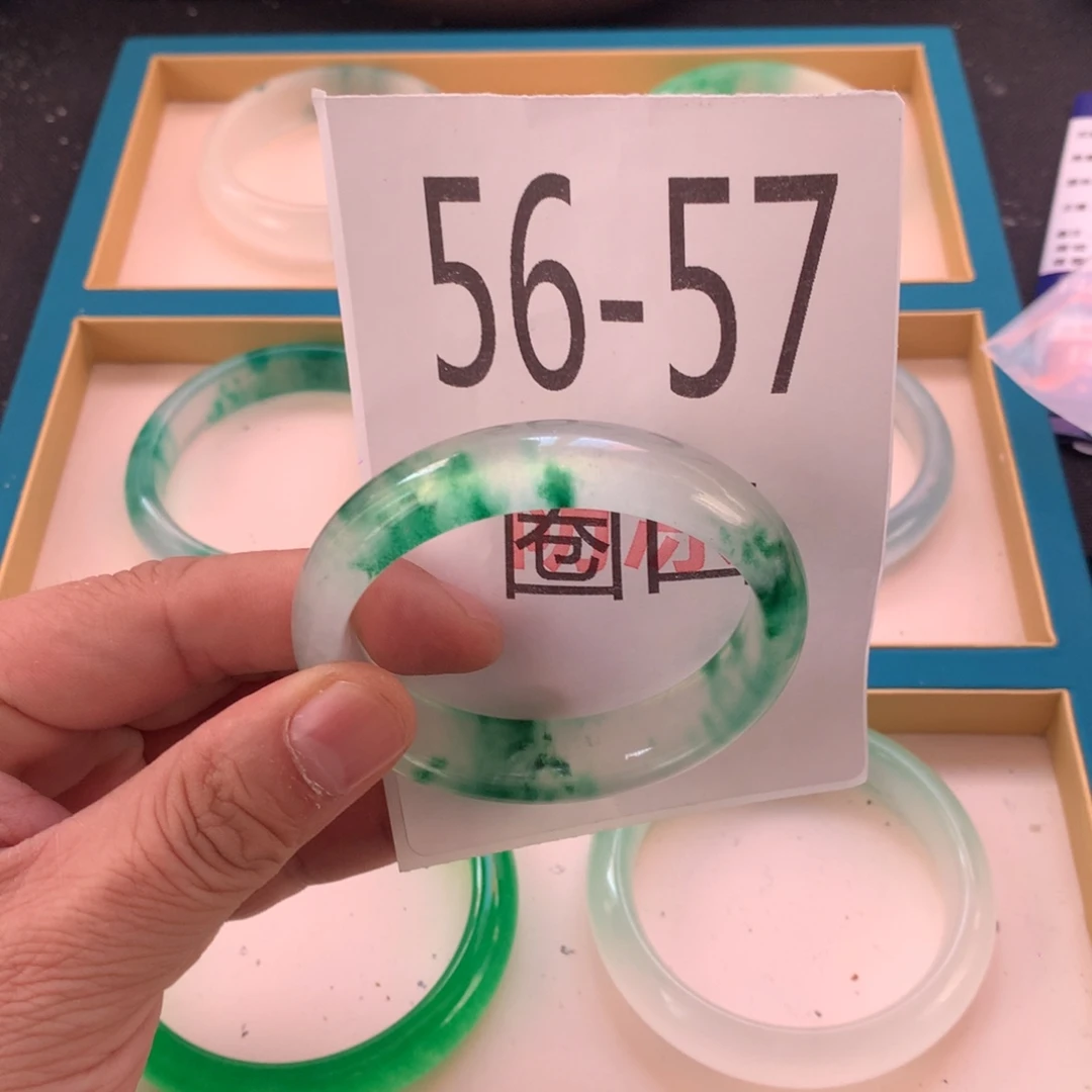 1石英岩玉手镯手镯