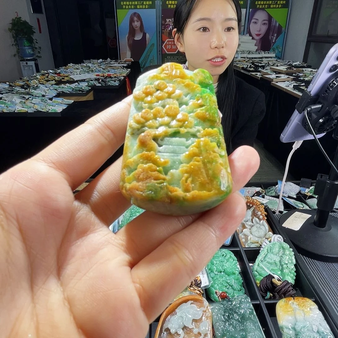 颈饰未镶嵌翡翠一