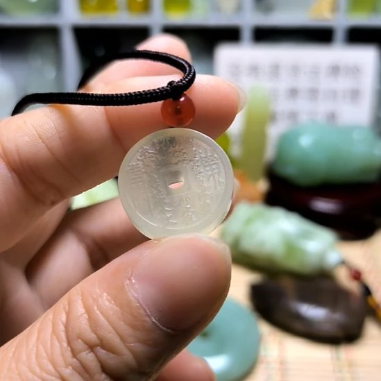 龙***兔蛇纹石玉未镶嵌颈饰