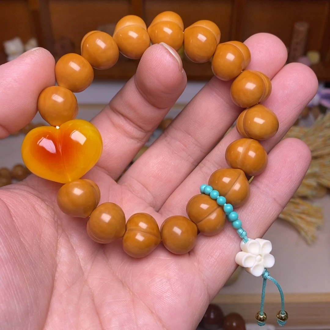 吊坠猴头核桃玻璃底高定柯基屁桃手串➕爱心小白花卡环