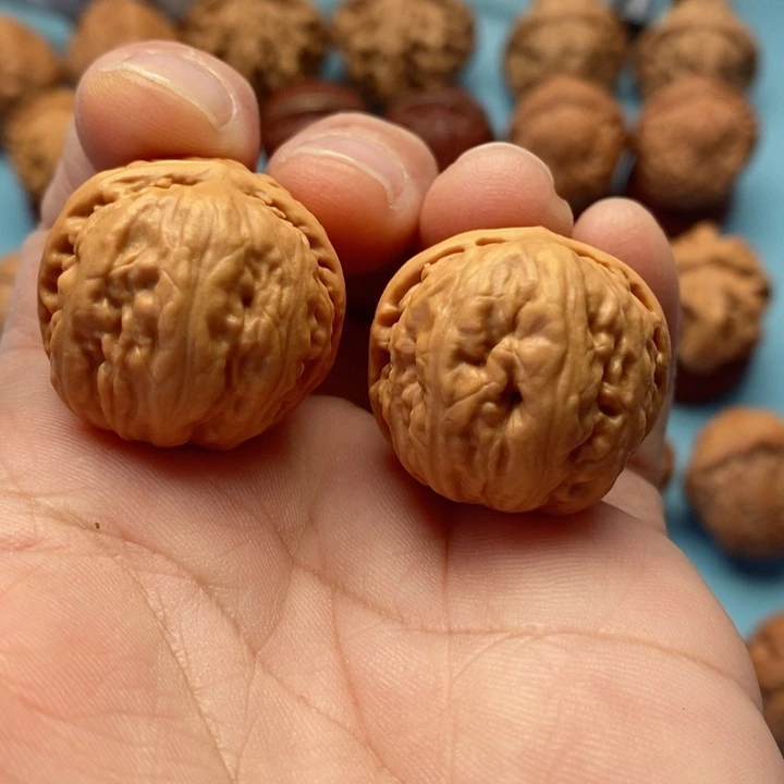 文玩核桃把件精品文玩手捻粗筋肉包元