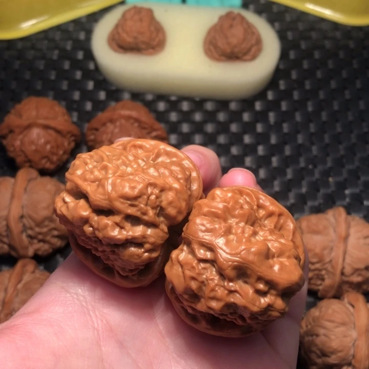 文玩核桃把件40暴力肌肉蛙四开背