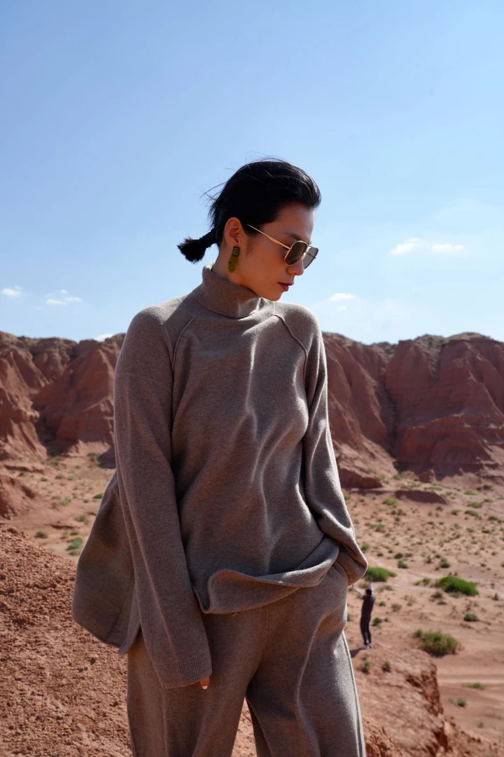 见暖-时尚休闲高领不规则羊绒长袖针织衫