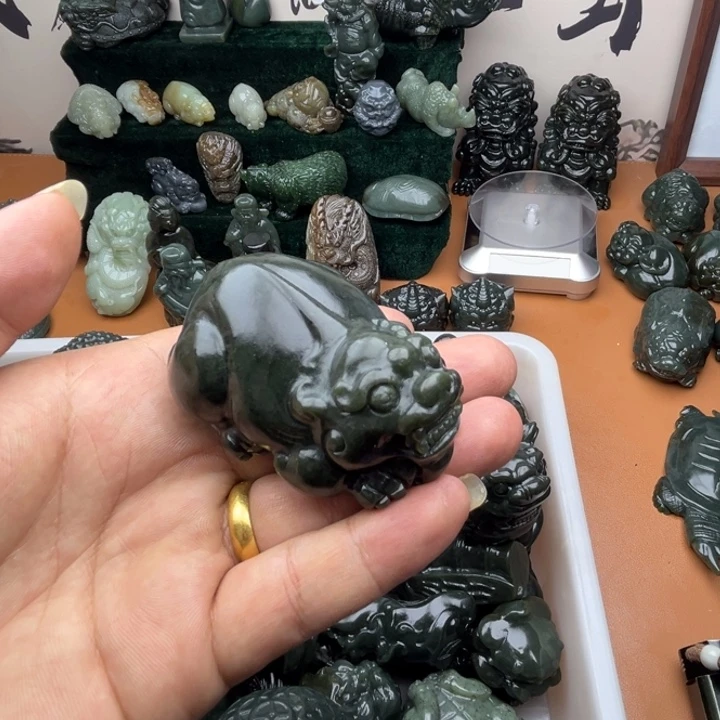 老***头和田玉未镶嵌把件