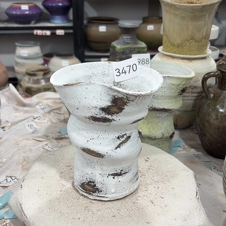 L***o摆件高16.5，口13，有孔3470