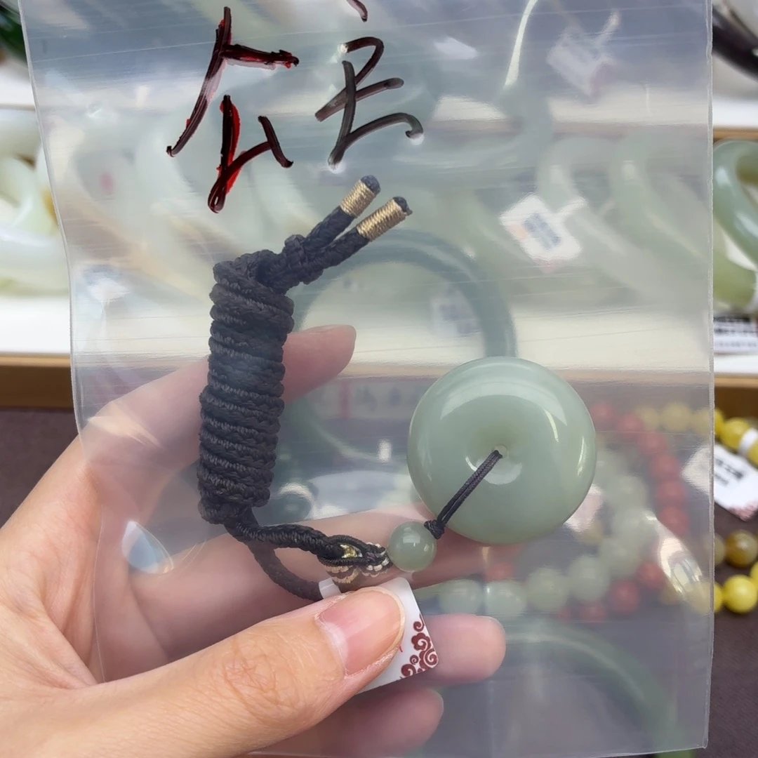 公***下和田玉未镶嵌手镯