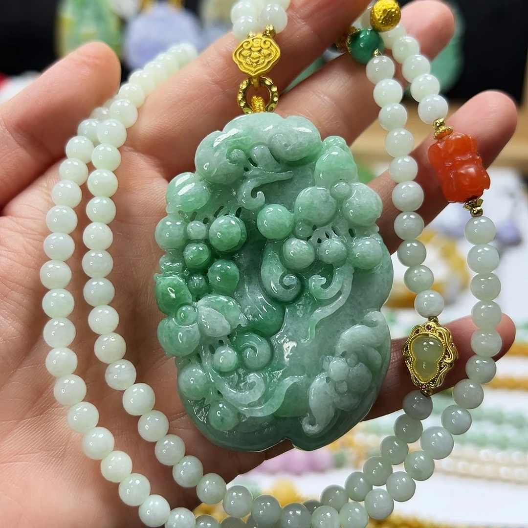 翡翠未镶嵌颈饰吊坠