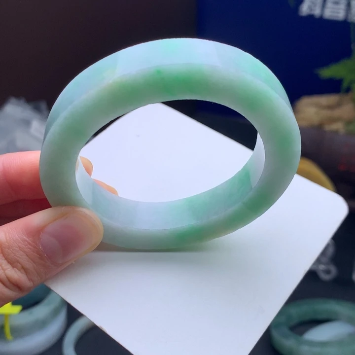 定制翡翠手镯不退不换未镶嵌