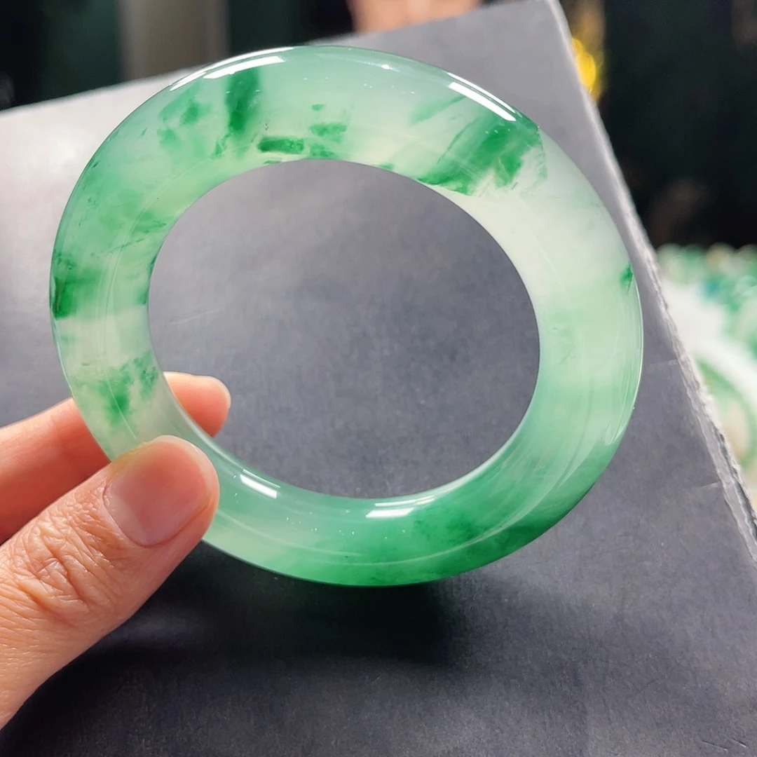 石英质玉未镶嵌手镯