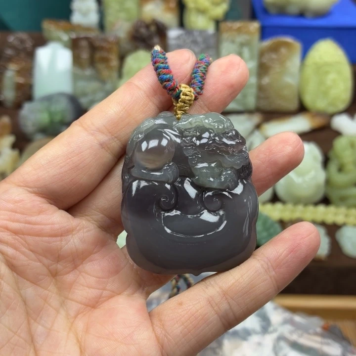 程***亮颈饰未镶嵌和田玉