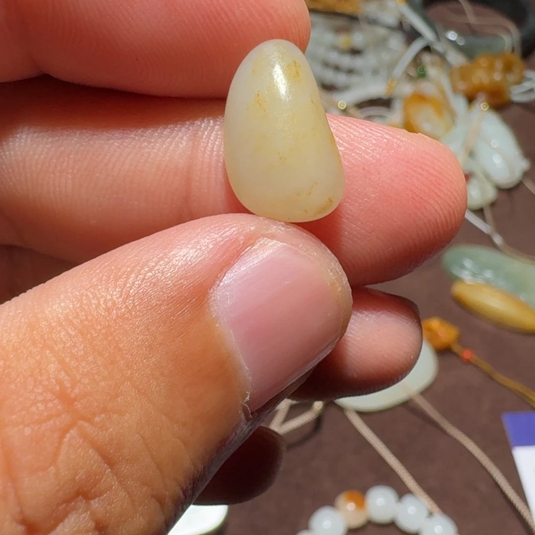 用***5和田玉未镶嵌颈饰