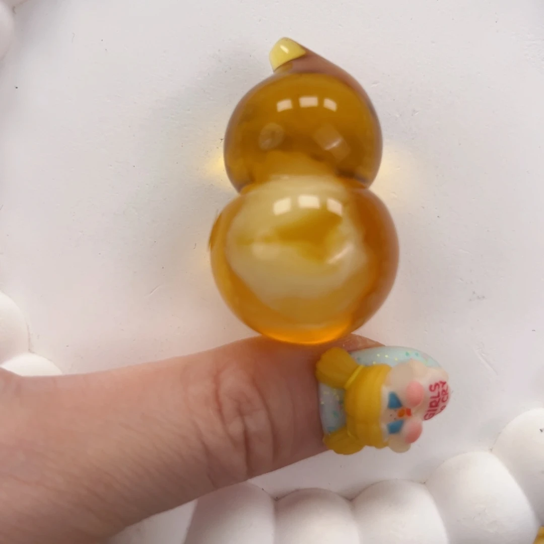 裸石琥珀未镶嵌葫芦