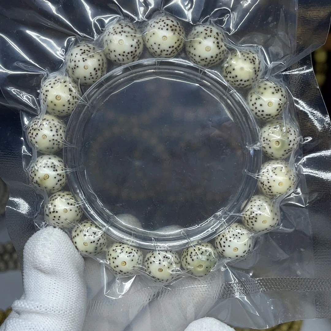 星月菩提吊坠小****813圆珠，大眼睛