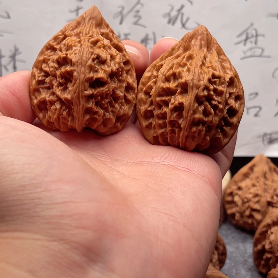 文玩核桃把件老款鸡心