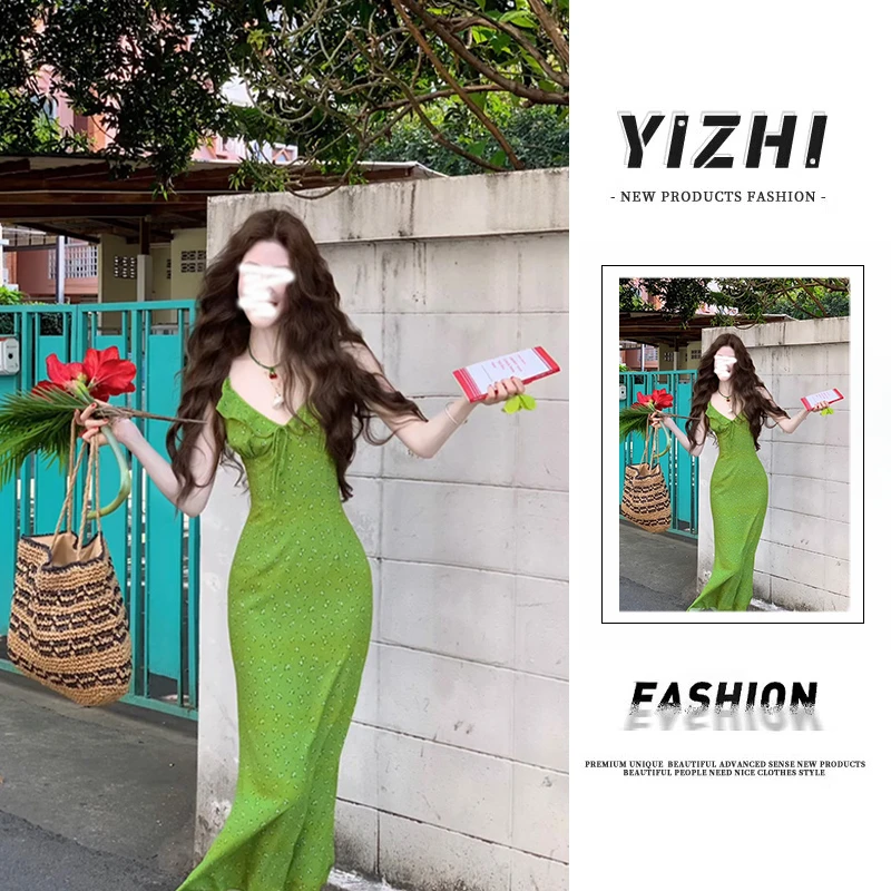 熠治多巴胺法式绿色碎花v领吊带连衣裙女春季纯欲风茶歇裙子长裙
