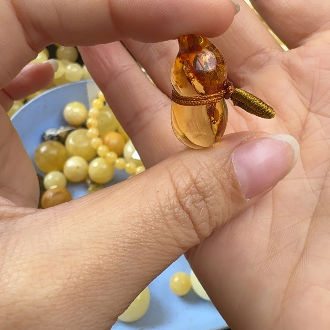 琥珀未镶嵌珠宝奇石