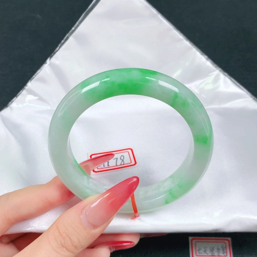 翡翠未镶嵌手镯天然翡翠手镯04