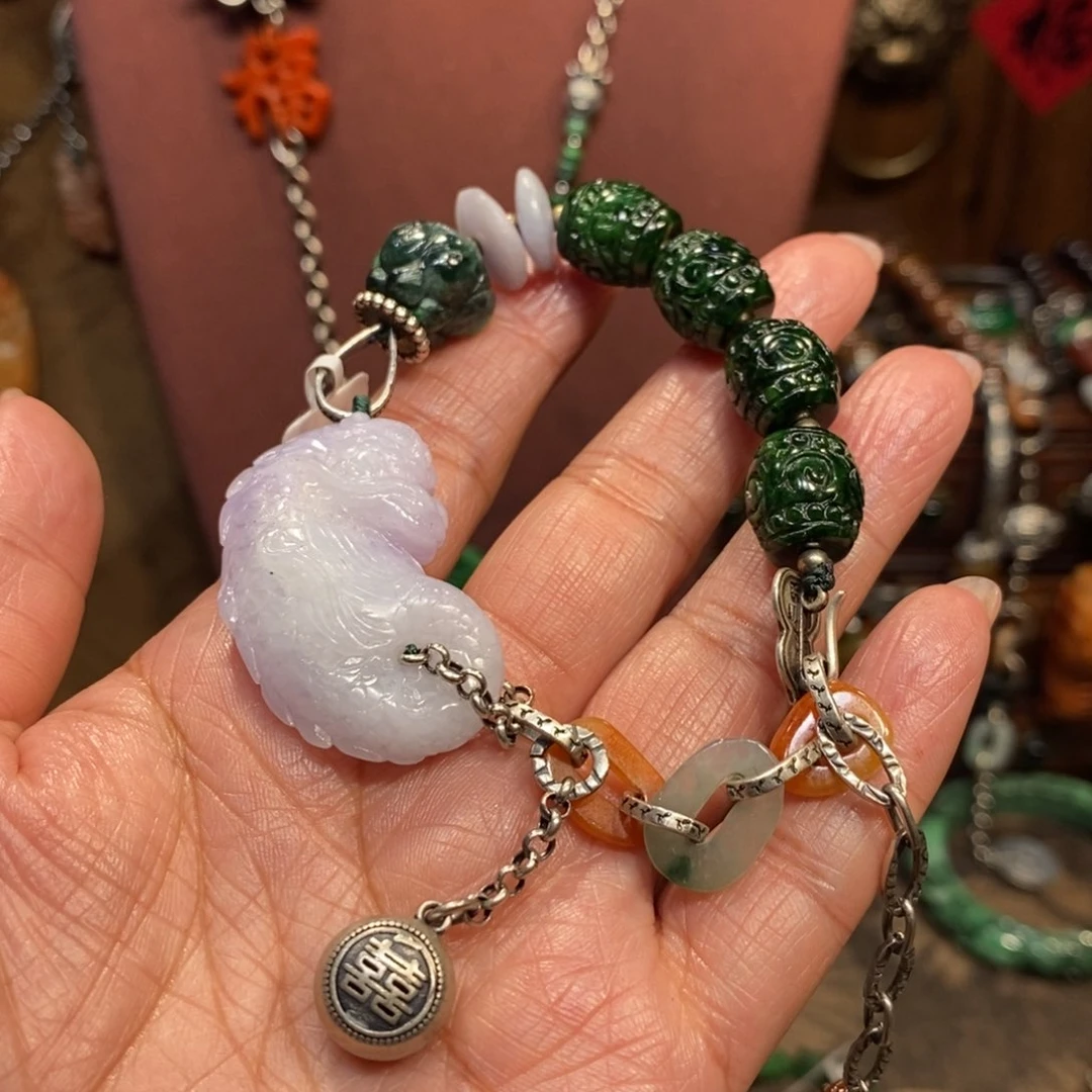 翡翠吊坠(赠链)未镶嵌