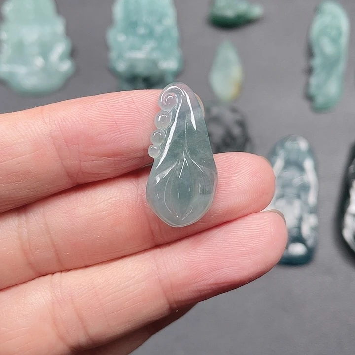 翡翠未镶嵌颈饰翡翠a货小挂饰