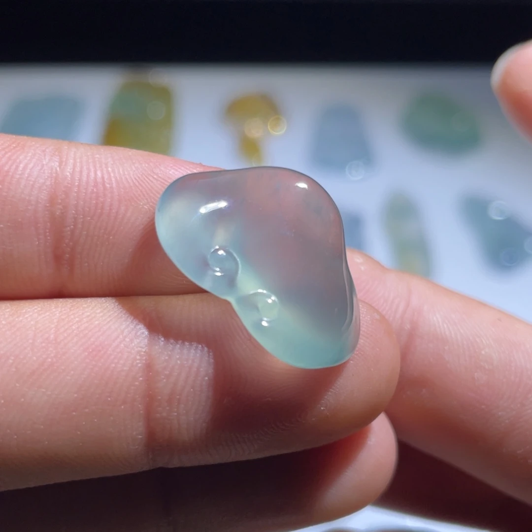 颈饰未镶嵌翡翠随形如意