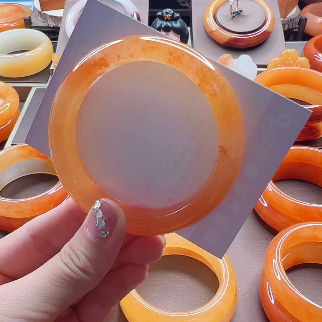 岚****石英质玉（黄龙玉）未镶嵌手镯