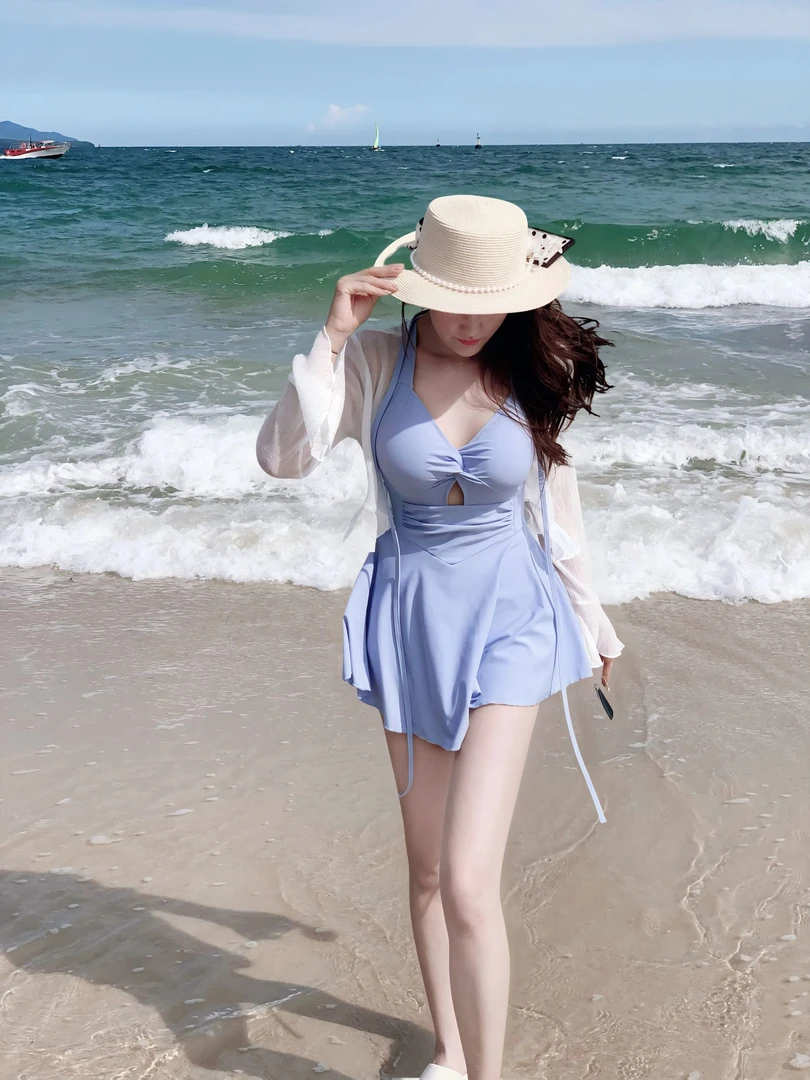 尚婉心【南法假日】2025新款连体显白防晒显瘦沙滩度假高级感泳衣女