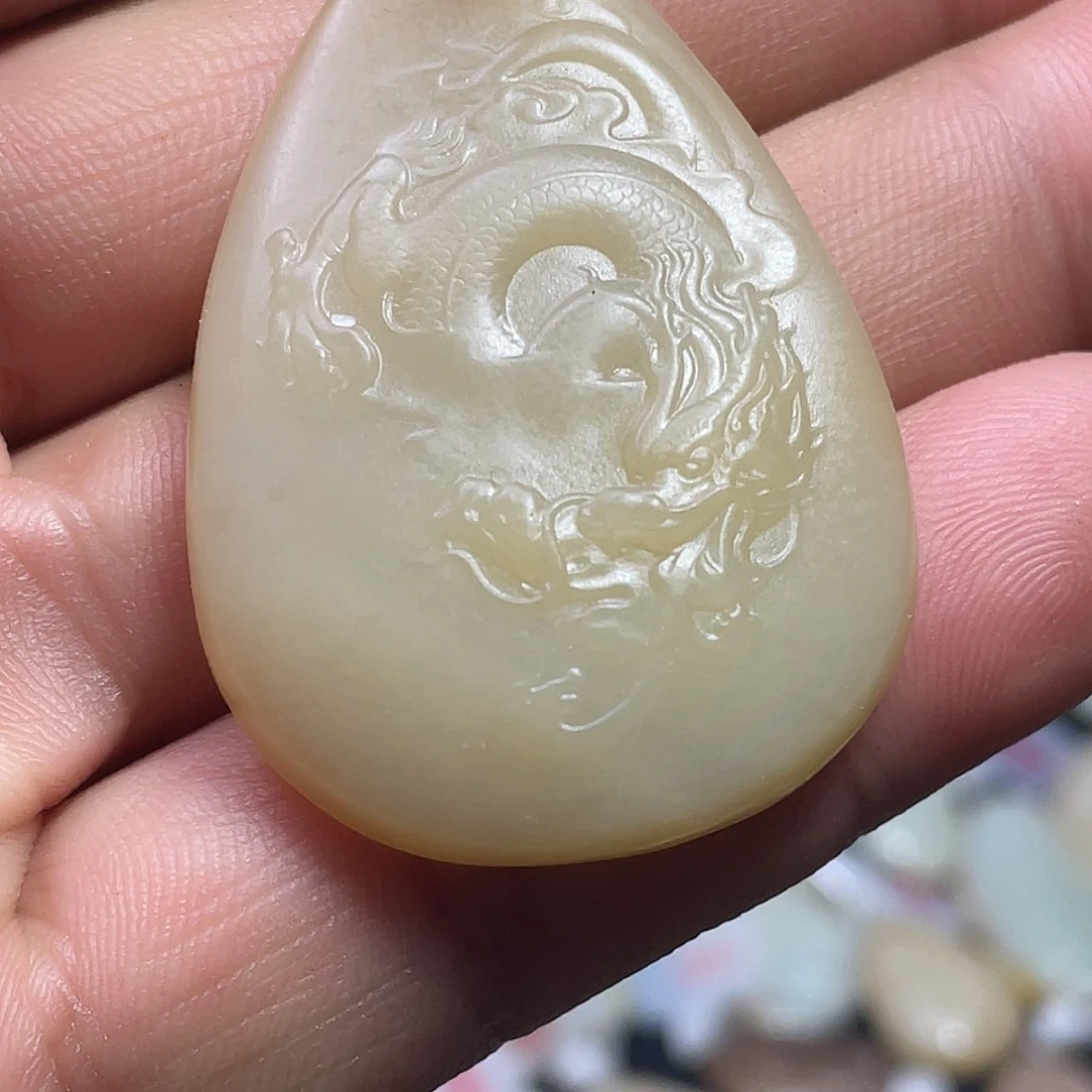 和田玉（糖玉）未镶嵌颈饰吊坠