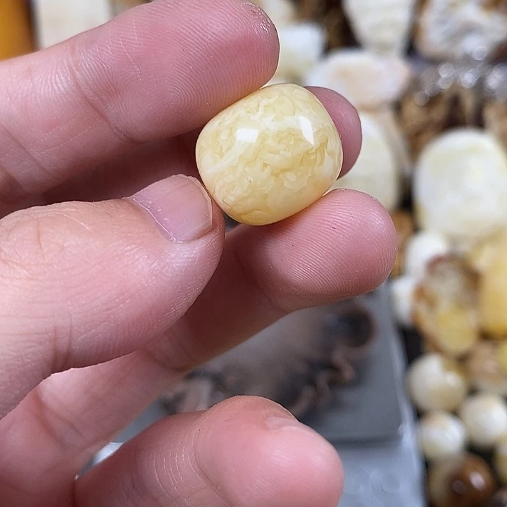 未镶嵌琥珀裸石我