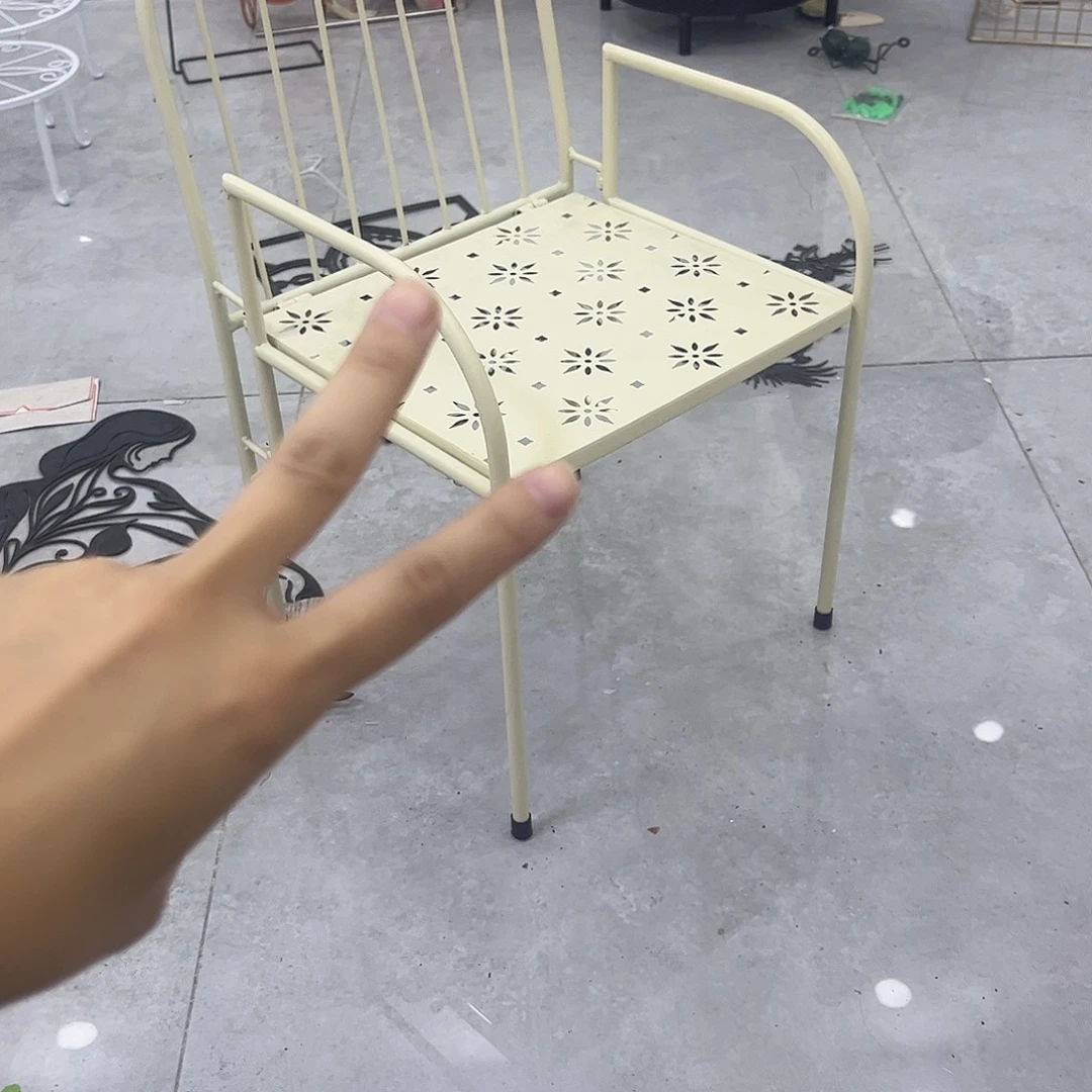 影***到手2张白色椅子这款